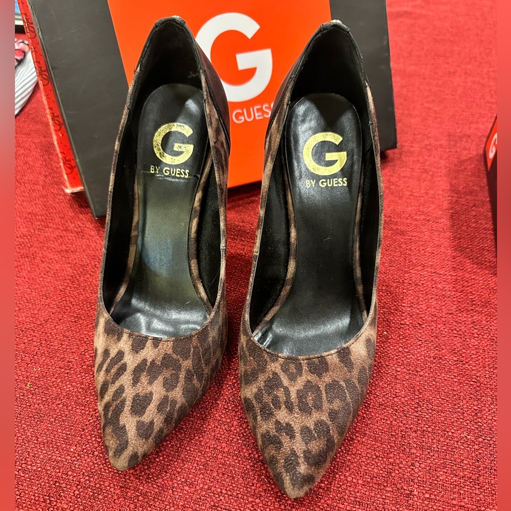 Guess Leopard Print Pointed-Toe Pumps in Brown